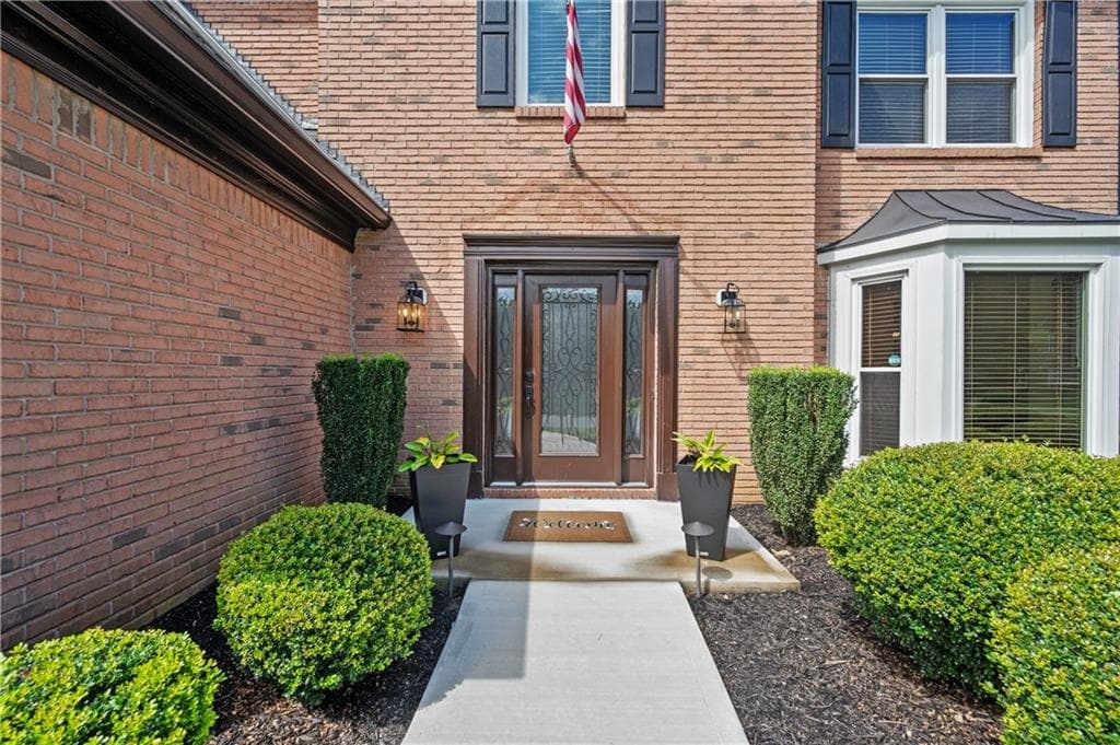 4 bedroom, 3 bathroom, 2,474 sq ft single family residence for sale at 485 Weatherend Court, Johns Creek, GA 30022 — photo 3