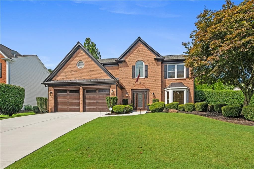 4 bedroom, 3 bathroom, 2,474 sq ft single family residence for sale at 485 Weatherend Court, Johns Creek, GA 30022 — photo 4