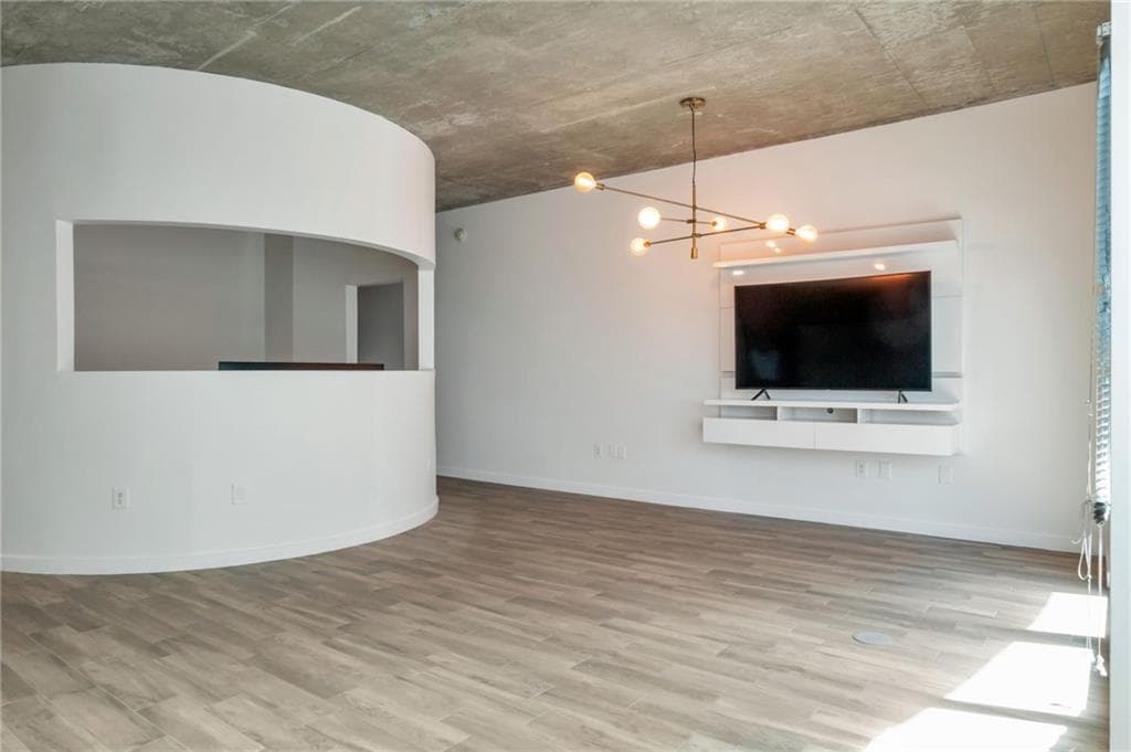 1 bedroom, 1 bathroom, 768 sq ft condominium for sale at 943 Peachtree Street 1304, Atlanta, GA 30309 — photo 6