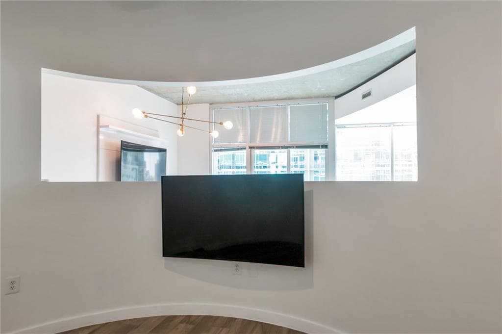 1 bedroom, 1 bathroom, 768 sq ft condominium for sale at 943 Peachtree Street 1304, Atlanta, GA 30309 — photo 7