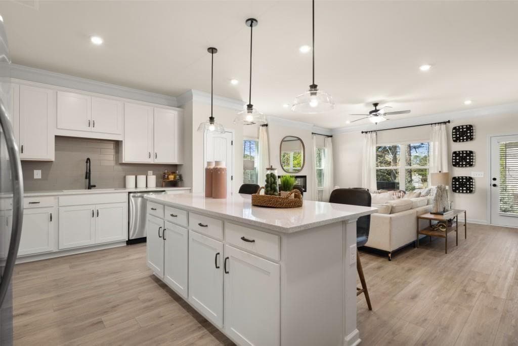 3 bedroom, 3 bathroom, 1,912 sq ft townhouse for sale at 2235 Ravencliff Drive 121, Austell, GA 30168 — photo 4