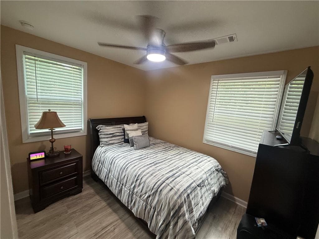 2 bedroom, 2 bathroom, 864 sq ft single family residence for sale at 142 Hutton Place, Atlanta, GA 30318 — photo 5