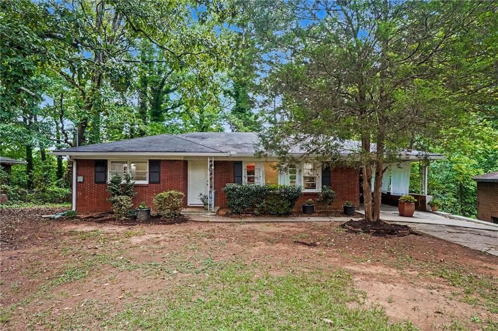 3 bedroom, 2 bathroom, 1,140 sq ft single family residence for sale at 1657 Mcclelland Avenue, East Point, GA 30344 — photo 2