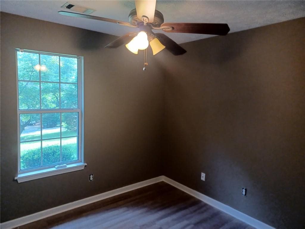 3 bedroom, 2 bathroom, 1,052 sq ft single family residence for rent at 6110 Lakeside Court, Gainesville, GA 30506 for $1,700 a month — photo 10