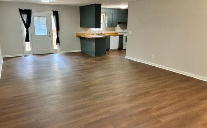 3 bedroom, 2 bathroom, 1,370 sq ft single family residence for rent at 1011 Smith Sisters Road, Winder, GA 30680 for $1,750 a month — photo 3