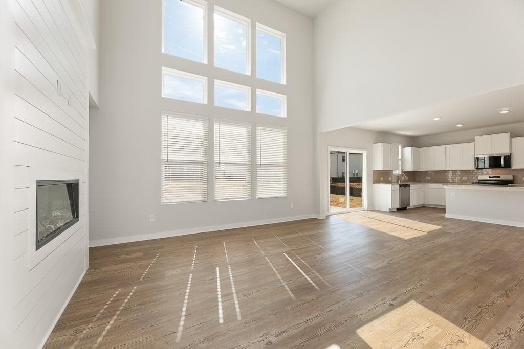 5 bedroom, 4 bathroom, 2,987 sq ft single family residence under contract at 5623 Rosehall Place, South Fulton, GA 30349 — photo 4