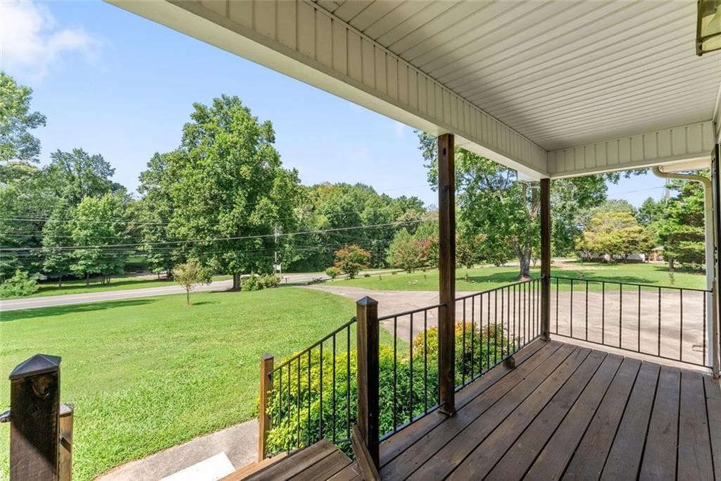 2 bedroom, 2 bathroom, 1,080 sq ft single family residence for sale at 5740 Thompson Bridge Road, Murrayville, GA 30564 — photo 4