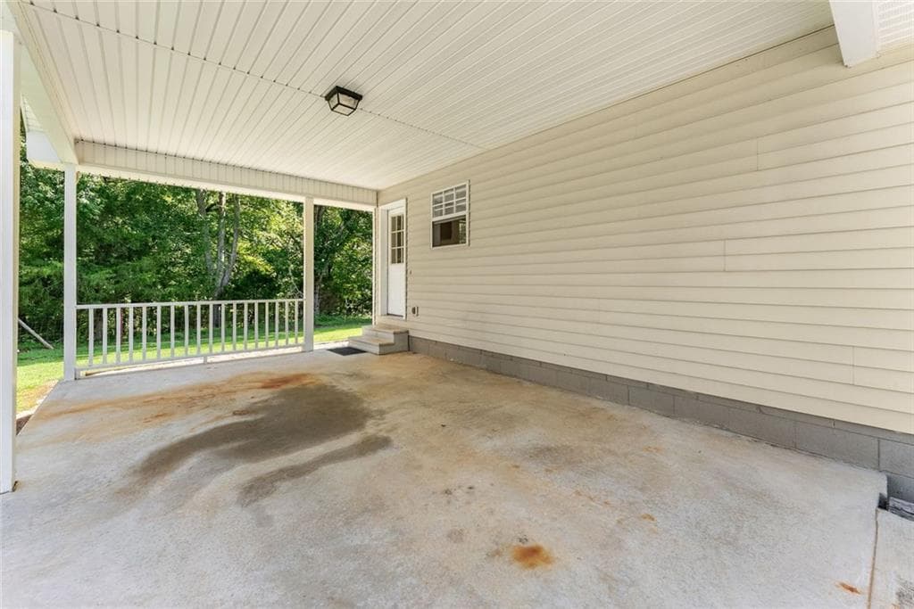 2 bedroom, 2 bathroom, 1,080 sq ft single family residence for sale at 5740 Thompson Bridge Road, Murrayville, GA 30564 — photo 5