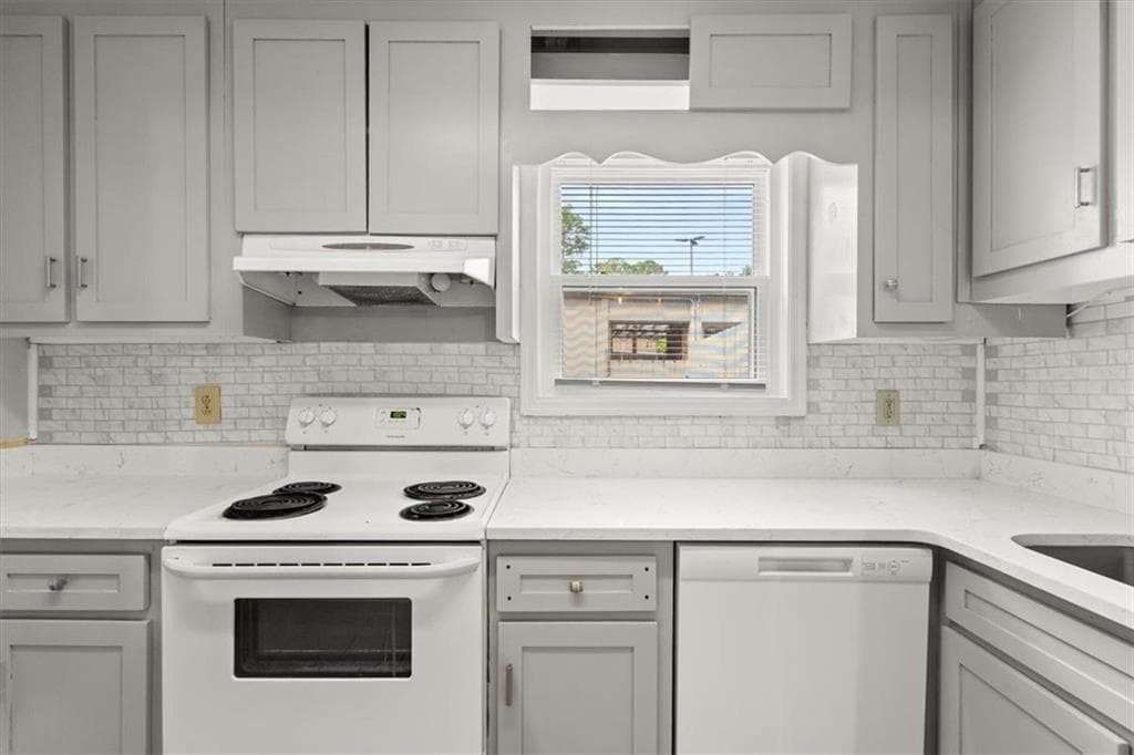 2 bedroom, 3 bathroom, 1,392 sq ft townhouse for rent at 360 Winding River Drive C, Atlanta, GA 30350 for $1,770 a month — photo 6