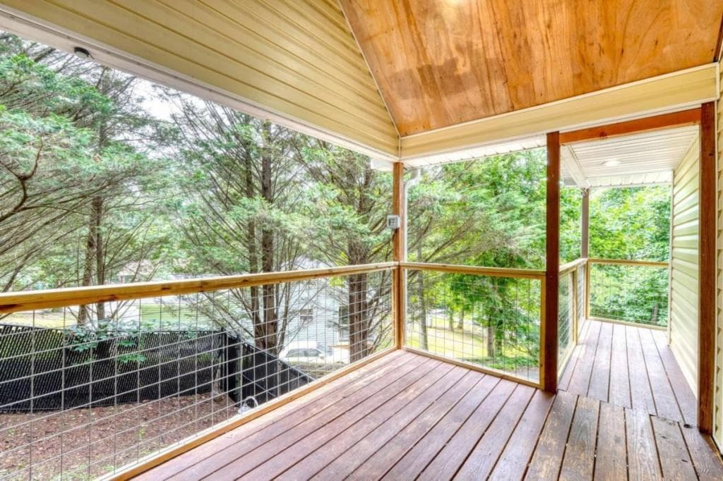 2 bedroom, 2 bathroom, 2,110 sq ft single family residence for sale at 553 Grayce Lane, Hiawassee, GA 30546 — photo 8