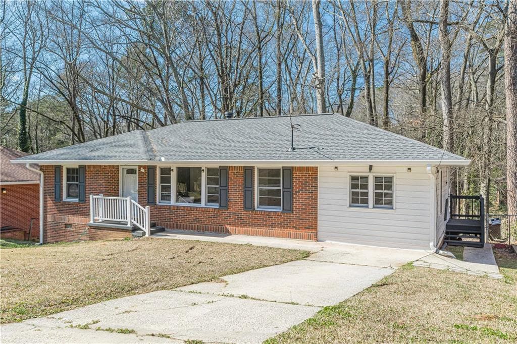 3 bedroom, 2 bathroom, 1,324 sq ft single family residence for sale at 2773 Fairlane Drive, Atlanta, GA 30354