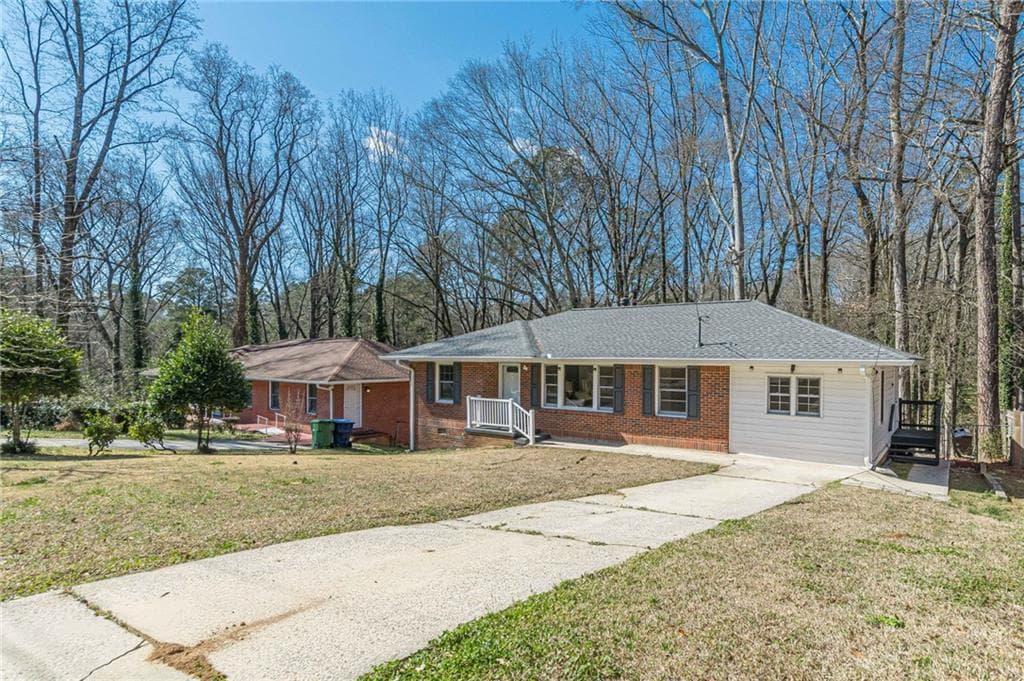 3 bedroom, 2 bathroom, 1,324 sq ft single family residence for sale at 2773 Fairlane Drive, Atlanta, GA 30354 — photo 2