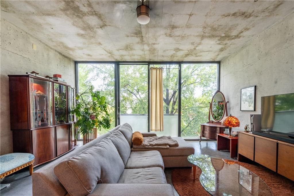 2 bedroom, 1 bathroom, 1,025 sq ft condominium for rent at 480 John Wesley Dobbs Avenue 322, Atlanta, GA 30312 for $2,300 a month — photo 5