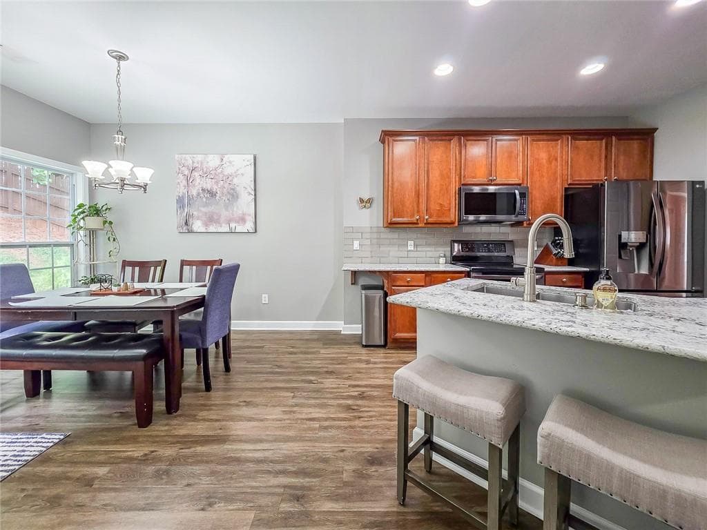 4 bedroom, 3 bathroom, 2,389 sq ft single family residence under contract at 728 Austin Creek Drive, Buford, GA 30518 — photo 6
