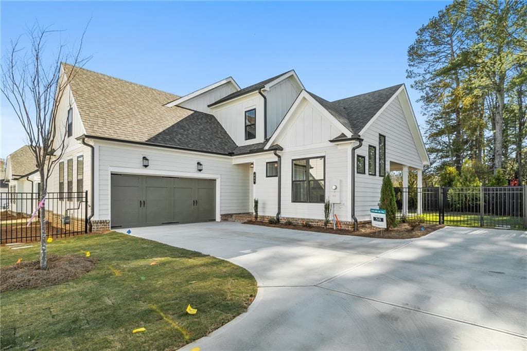 3 bedroom, 3 bathroom, 2,221 sq ft single family residence for sale at 555 Pearl Street, Cumming, GA 30040