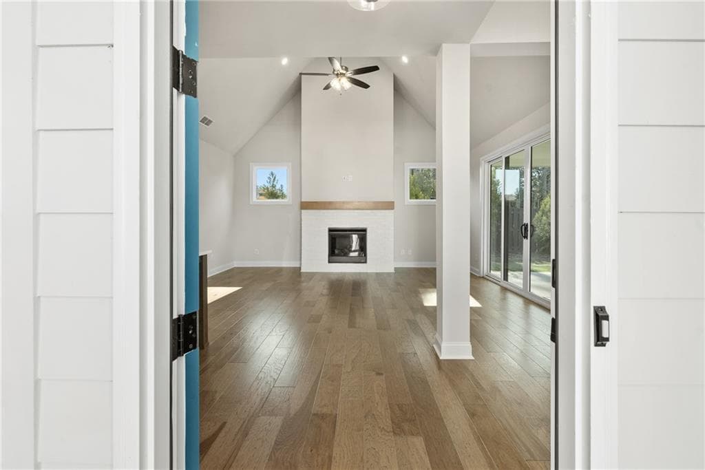 3 bedroom, 3 bathroom, 2,221 sq ft single family residence for sale at 555 Pearl Street, Cumming, GA 30040 — photo 2