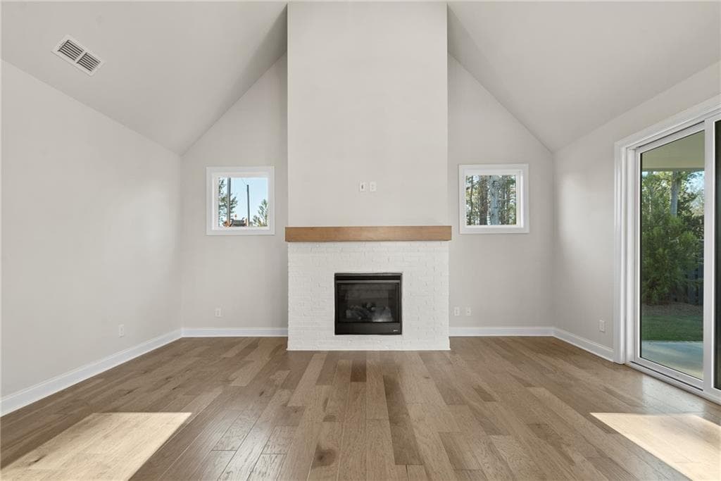 3 bedroom, 3 bathroom, 2,221 sq ft single family residence for sale at 555 Pearl Street, Cumming, GA 30040 — photo 3