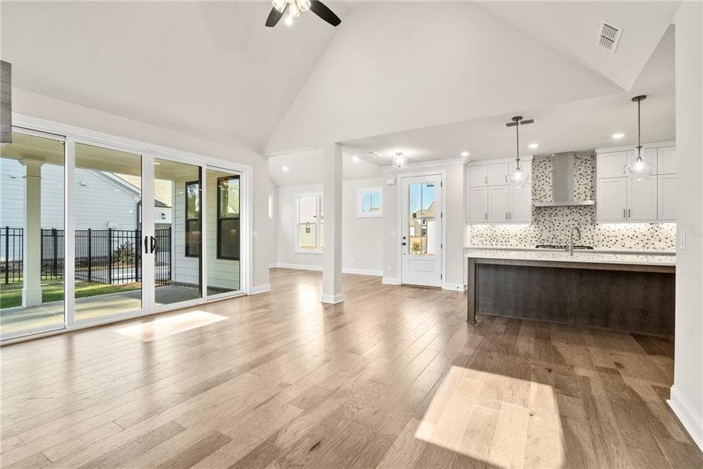 3 bedroom, 3 bathroom, 2,221 sq ft single family residence for sale at 555 Pearl Street, Cumming, GA 30040 — photo 7
