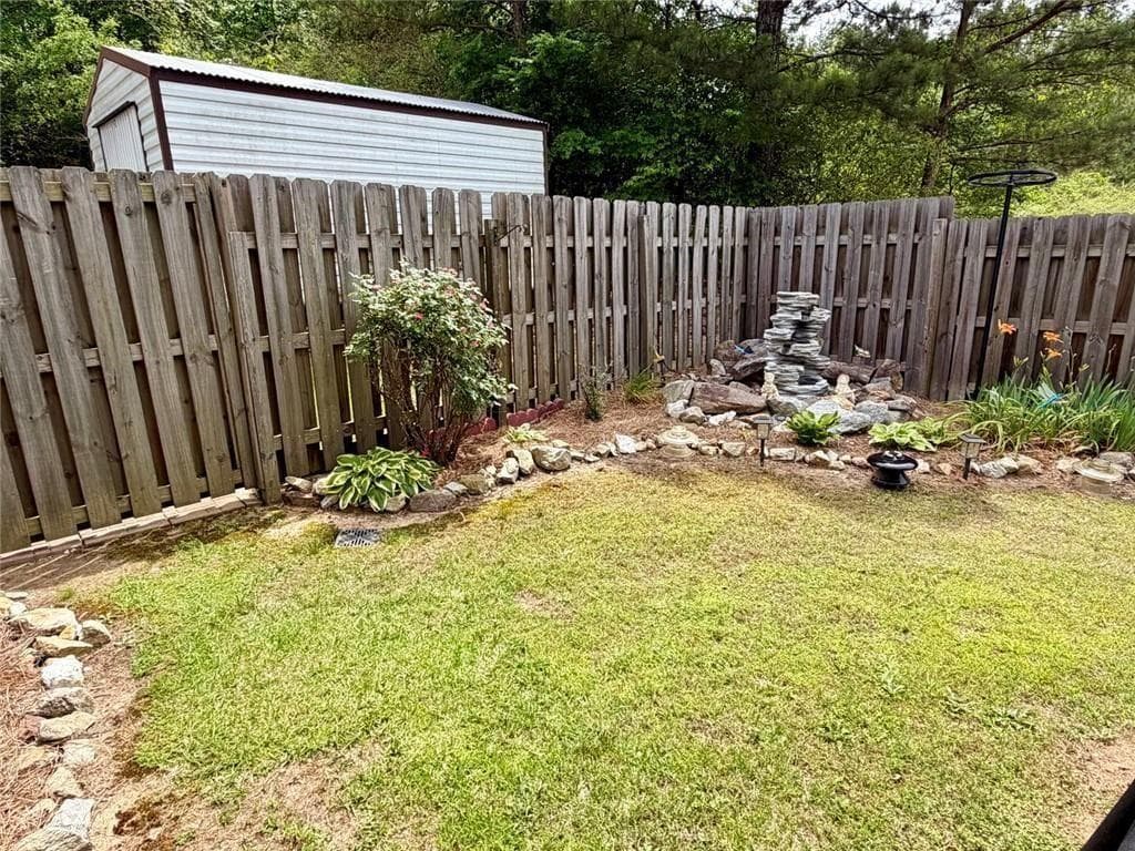 3 bedroom, 3 bathroom, 2,137 sq ft single family residence for sale at 250 Taylor Court, Villa Rica, GA 30180 — photo 2