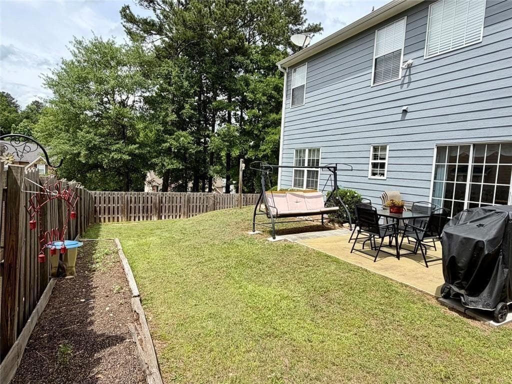 3 bedroom, 3 bathroom, 2,137 sq ft single family residence for sale at 250 Taylor Court, Villa Rica, GA 30180 — photo 3