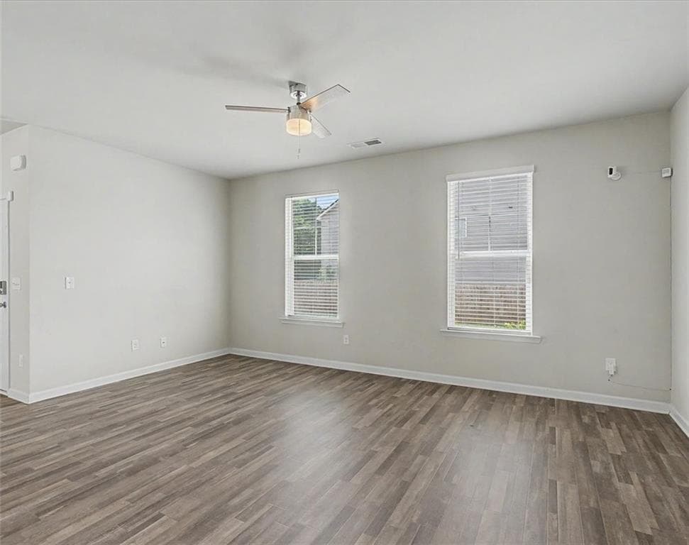 4 bedroom, 3 bathroom, 2,070 sq ft single family residence for sale at 1609 Meadow Crossing, East Point, GA 30344 — photo 4