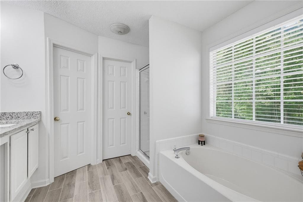 3 bedroom, 3 bathroom, 1,642 sq ft townhouse for sale at 13300 Morris Road 122, Milton, GA 30004 — photo 9