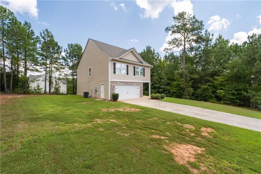 4 bedroom, 3 bathroom, 1,933 sq ft single family residence under contract at 105 Oakbrook Lane, Covington, GA 30016 — photo 4