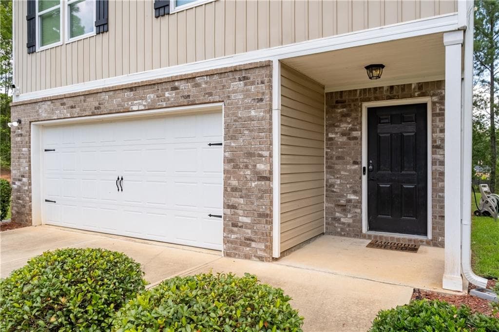 4 bedroom, 3 bathroom, 1,933 sq ft single family residence under contract at 105 Oakbrook Lane, Covington, GA 30016 — photo 6