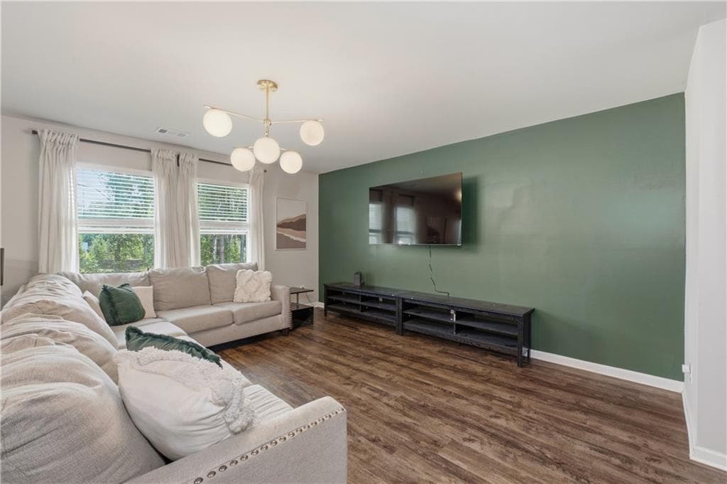 4 bedroom, 3 bathroom, 1,933 sq ft single family residence under contract at 105 Oakbrook Lane, Covington, GA 30016 — photo 10