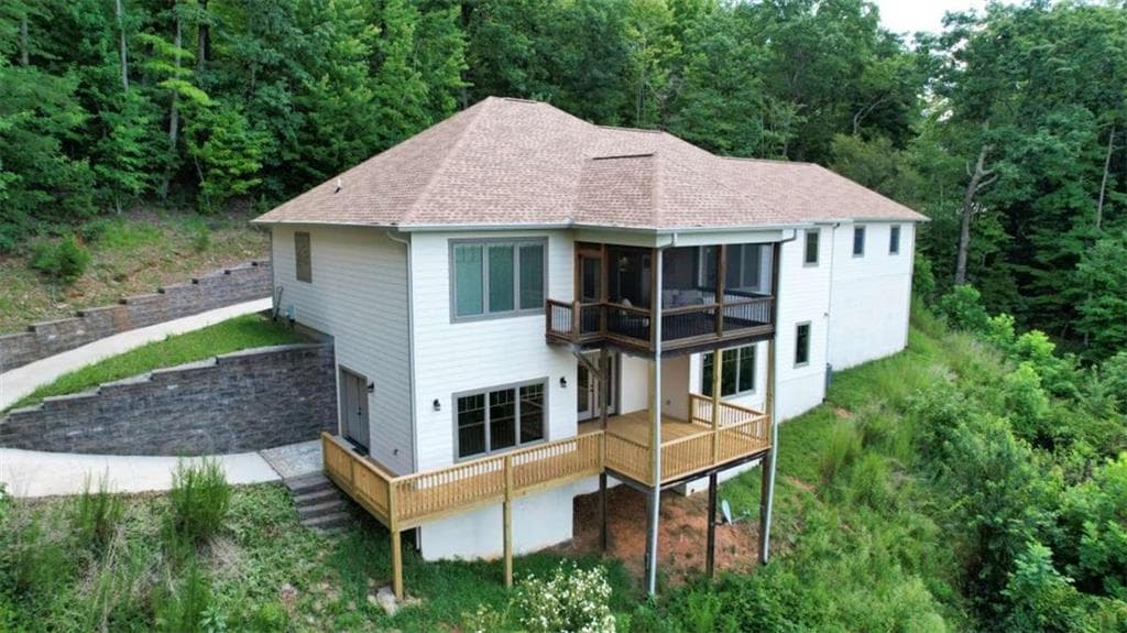 3 bedroom, 4 bathroom, 2,034 sq ft single family residence for sale at 271 Highlands Dr, Clarkesville, GA 30523 — photo 6