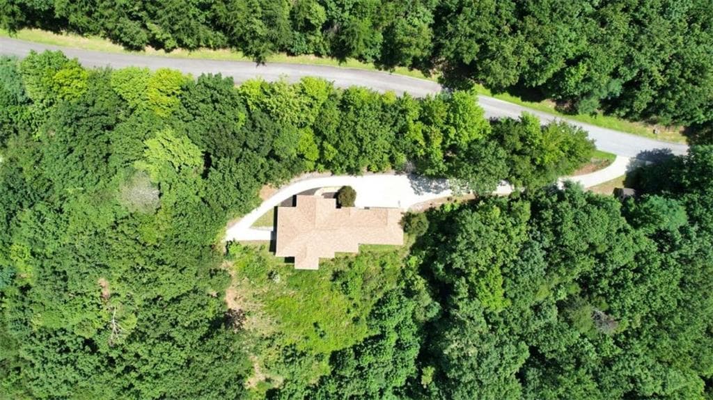 3 bedroom, 4 bathroom, 2,034 sq ft single family residence for sale at 271 Highlands Dr, Clarkesville, GA 30523 — photo 8