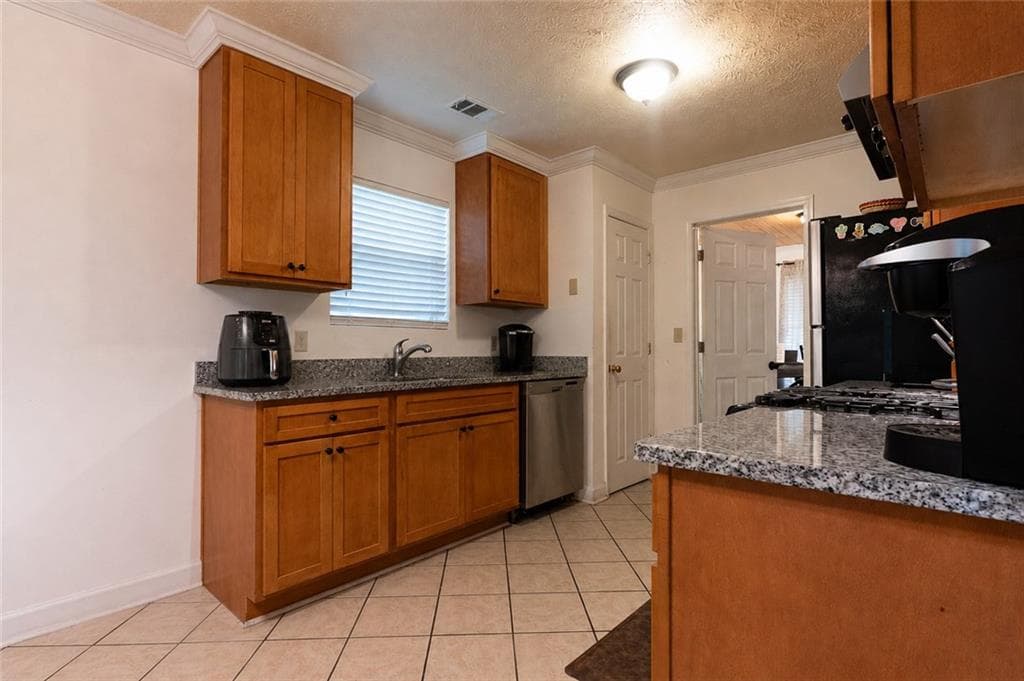 3 bedroom, 3 bathroom, 2,152 sq ft single family residence for sale at 3035 Old Victorian Drive, Duluth, GA 30096 — photo 5