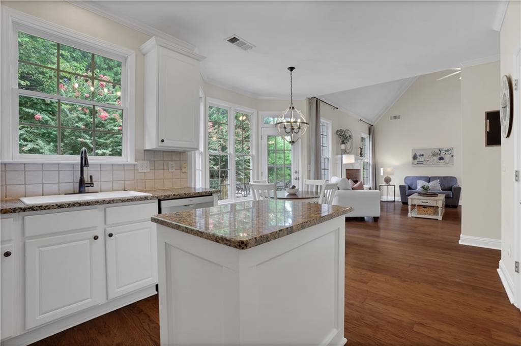 4 bedroom, 3 bathroom, 2,457 sq ft single family residence under contract at 1025 Chippewa Oak Drive, Dacula, GA 30019 — photo 10