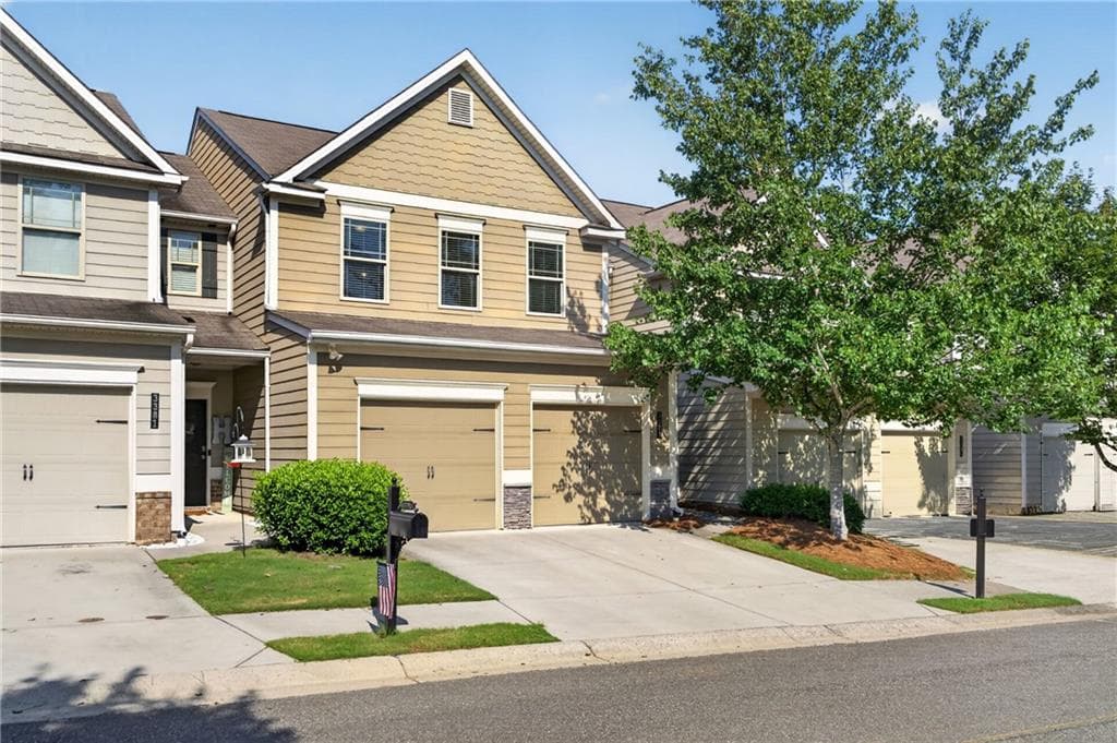 3 bedroom, 3 bathroom, 1,780 sq ft townhouse for sale at 3383 Castleberry Village Circle 150, Cumming, GA 30040 — photo 1 of 40