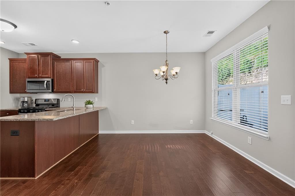 3 bedroom, 3 bathroom, 1,780 sq ft townhouse for sale at 3383 Castleberry Village Circle 150, Cumming, GA 30040 — photo 9