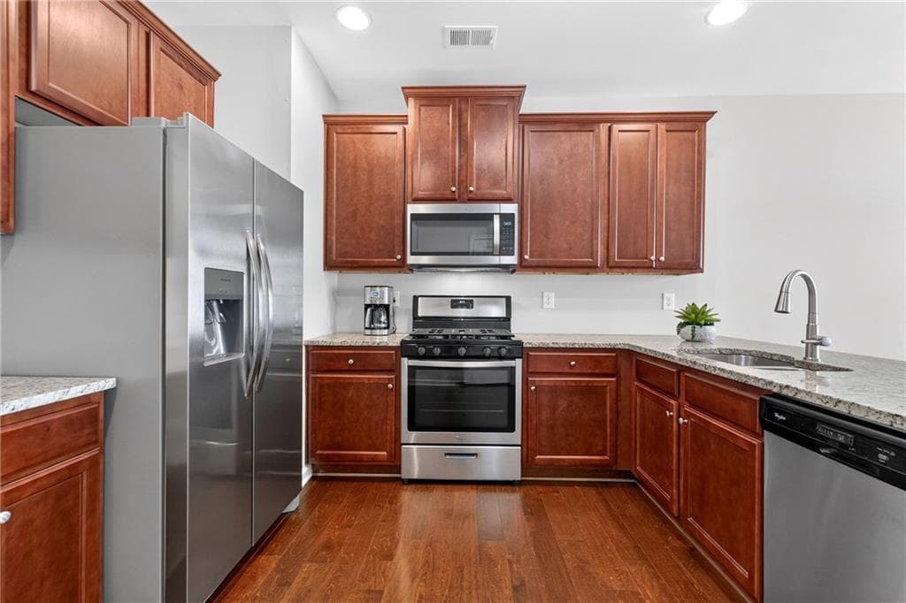 3 bedroom, 3 bathroom, 1,780 sq ft townhouse for sale at 3383 Castleberry Village Circle 150, Cumming, GA 30040 — photo 6