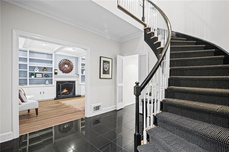 4 bedroom, 3 bathroom, 4,088 sq ft single family residence for sale at 510 Clipper Trail, Atlanta, GA 30328 — photo 4