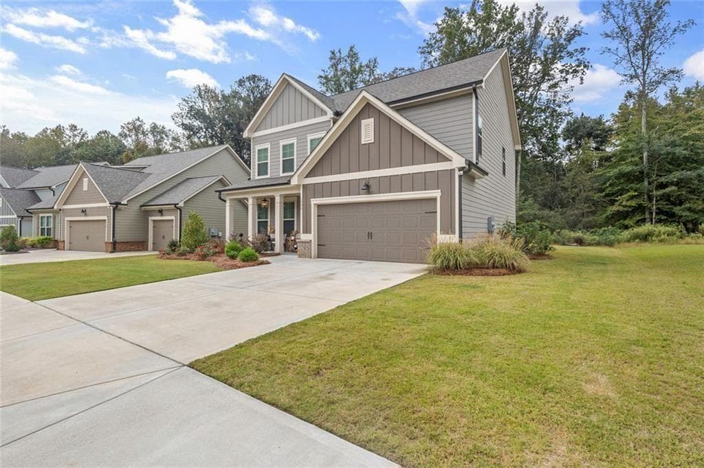 4 bedroom, 2 bathroom, 2,174 sq ft single family residence for sale at 206 Blue Dragon Drive, Jefferson, GA 30549