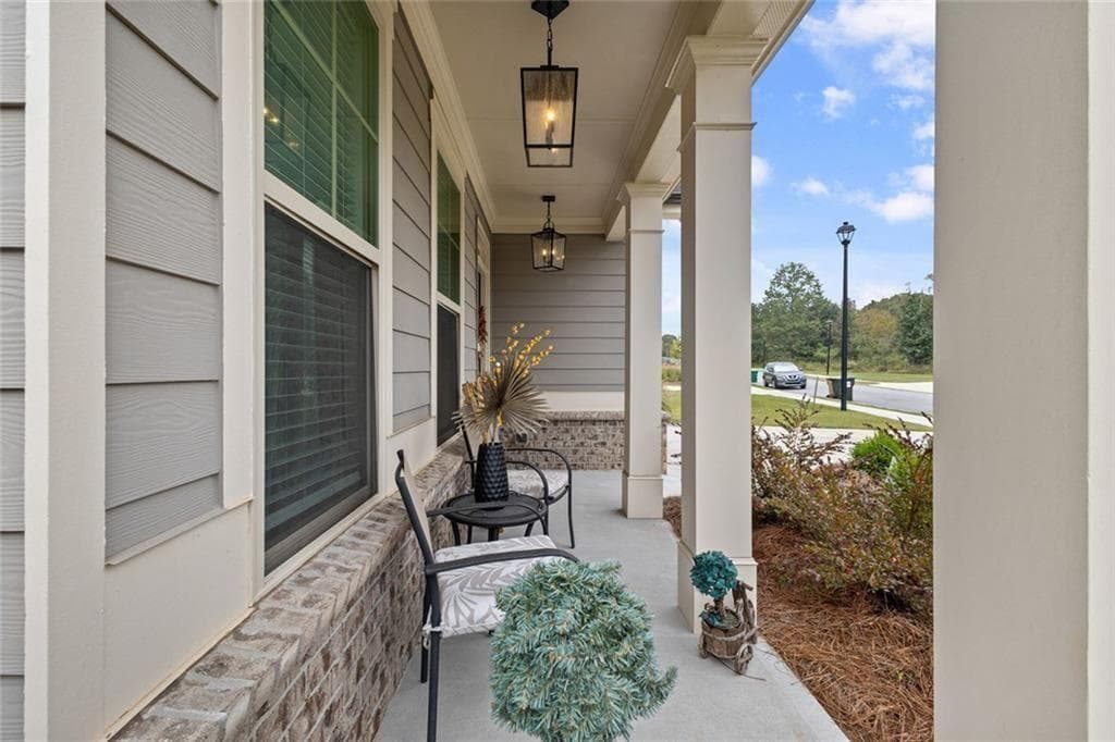 4 bedroom, 2 bathroom, 2,174 sq ft single family residence for sale at 206 Blue Dragon Drive, Jefferson, GA 30549 — photo 7