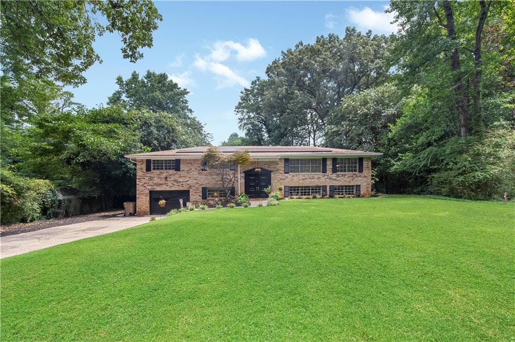 5 bedroom, 4 bathroom, 3,401 sq ft single family residence for sale at 3541 Ebenezer Court, Marietta, GA 30066 — photo 1 of 39