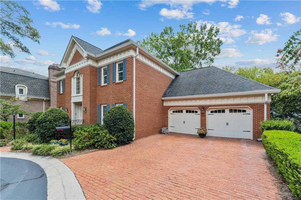 4 bedroom, 6 bathroom, 3,700 sq ft single family residence for sale at 1951 Winchelsea Court, Atlanta, GA 30338 — photo 2