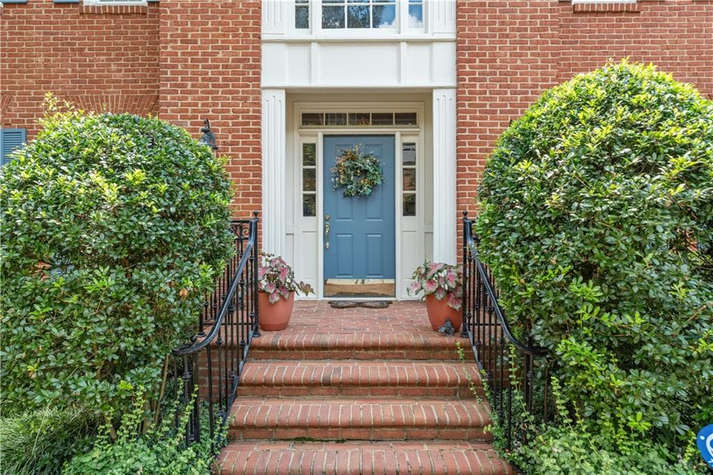 4 bedroom, 6 bathroom, 3,700 sq ft single family residence for sale at 1951 Winchelsea Court, Atlanta, GA 30338 — photo 4