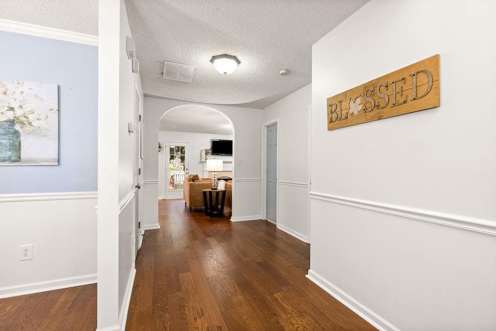 4 bedroom, 3 bathroom, 2,423 sq ft single family residence for sale at 6445 N Glen Drive, Cumming, GA 30028 — photo 10