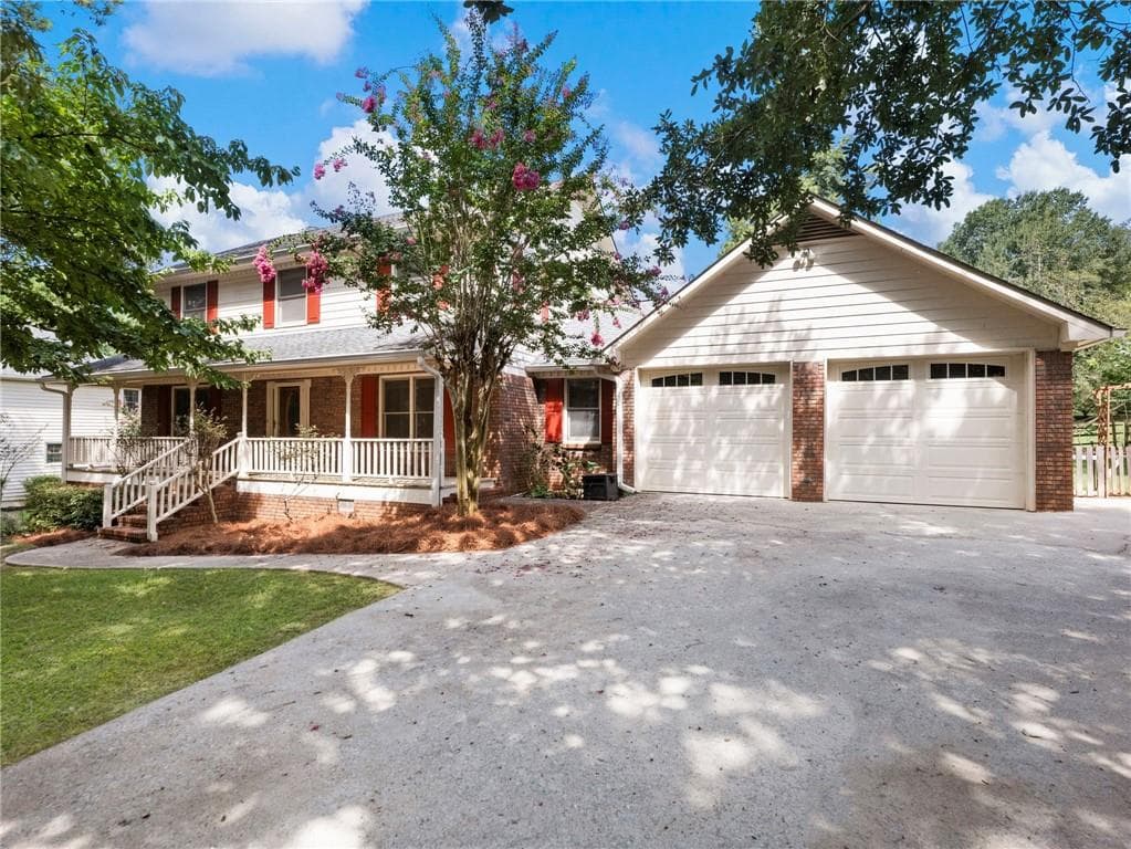 4 bedroom, 3 bathroom, 2,322 sq ft single family residence for sale at 2647 Ashley Oaks Court, Duluth, GA 30096