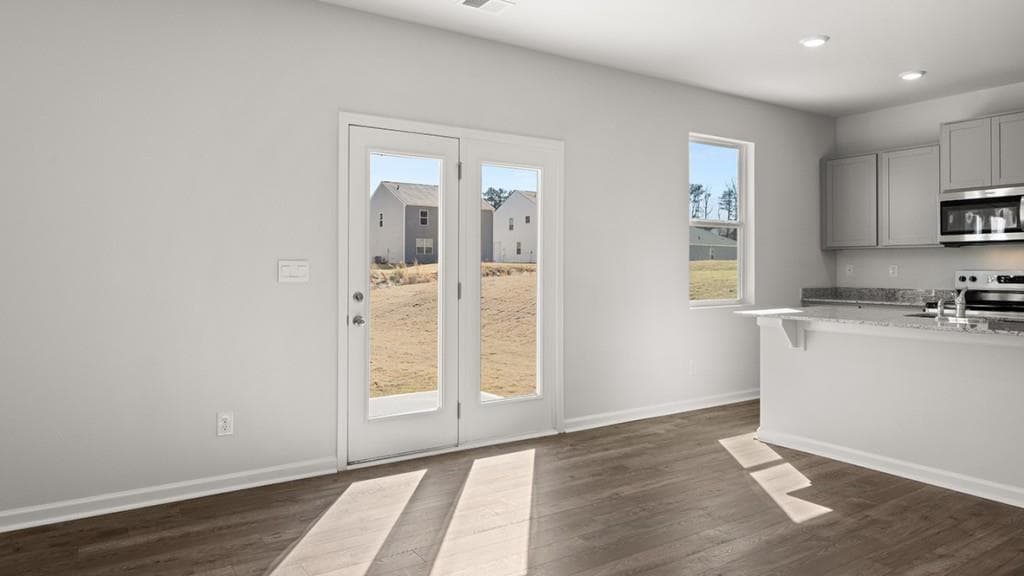 4 bedroom, 3 bathroom, 1,991 sq ft single family residence for sale at 8169 Coldstream Drive, Fairburn, GA 30213 — photo 8
