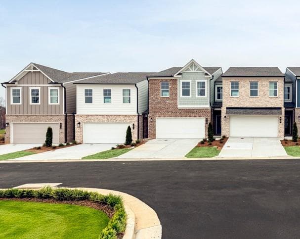 3 bedroom, 3 bathroom, 1,863 sq ft townhouse for sale at 547 Raelyns Way, Loganville, GA 30052