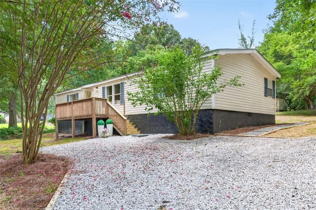 3 bedroom, 2 bathroom, 1,344 sq ft single family residence for sale at 4740 New Horizon Drive, Loganville, GA 30052 — photo 1 of 18