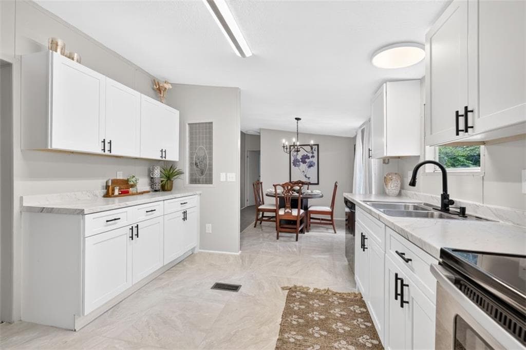 3 bedroom, 2 bathroom, 1,344 sq ft single family residence for sale at 4740 New Horizon Drive, Loganville, GA 30052 — photo 6