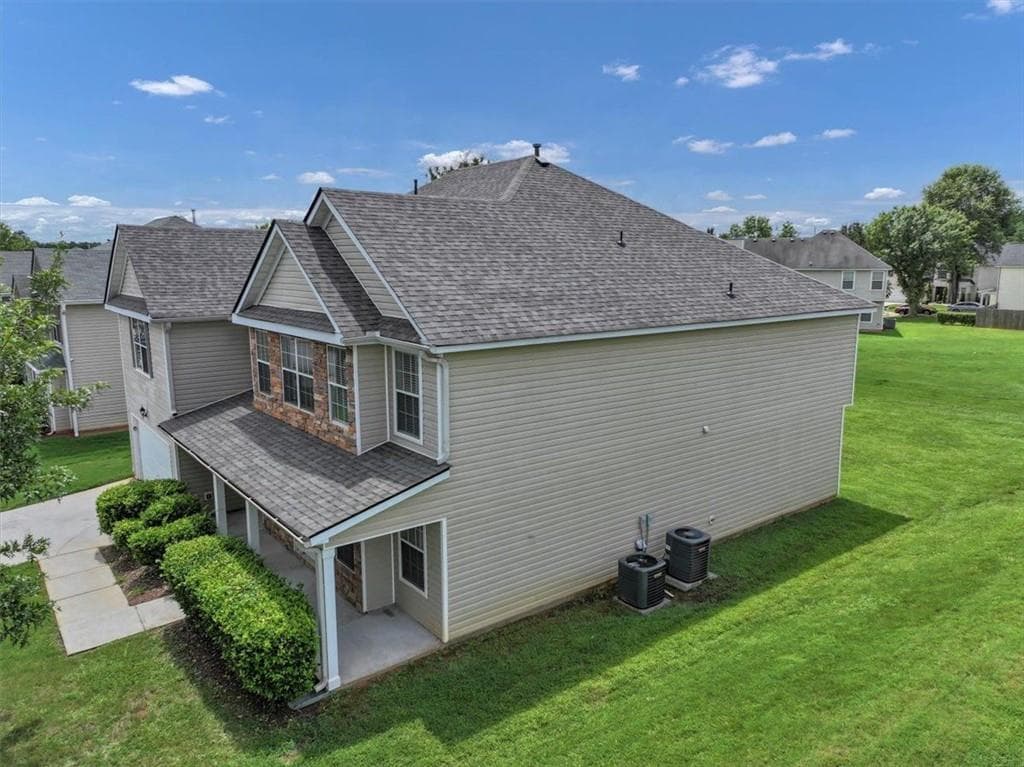 4 bedroom, 4 bathroom, 3,802 sq ft single family residence for sale at 185 Arbor Lake Drive, Covington, GA 30016 — photo 4
