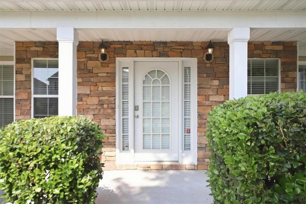 4 bedroom, 4 bathroom, 3,802 sq ft single family residence for sale at 185 Arbor Lake Drive, Covington, GA 30016 — photo 5
